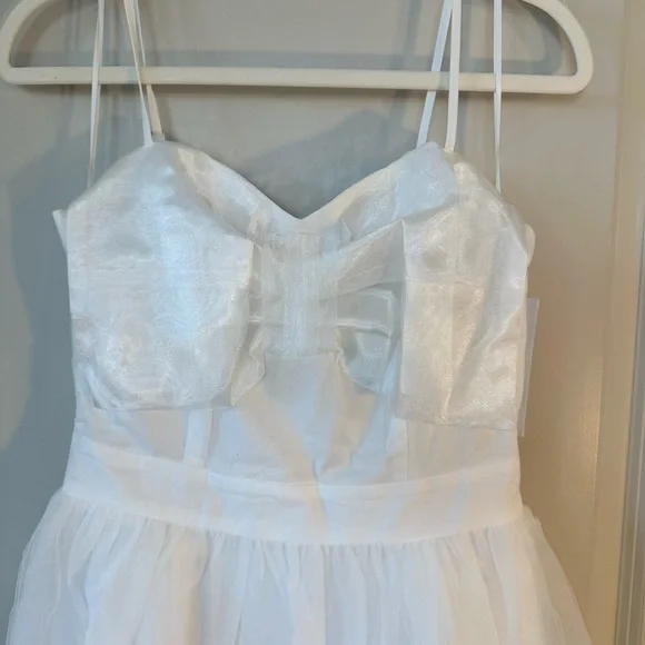 NEW Aura White Tulle Sweetheart Neck Tea Length Wedding/Engagement/Party  Dress,M